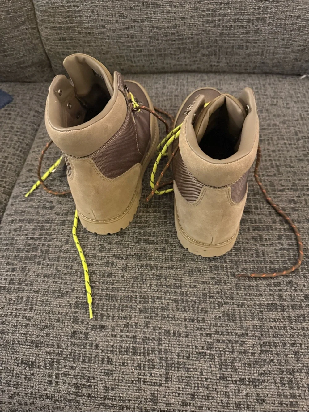Men's Tan Hiking Boots with Yellow Laces - Zara